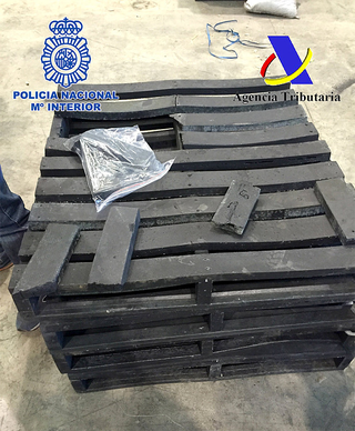 Illustration for article titled Smugglers Busted With Nearly $400 Million Worth of Cocaine Molded Into Shipping Pallets